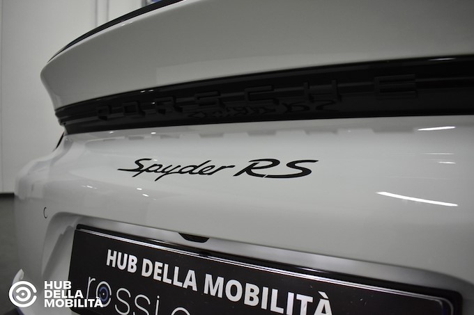 PORSCHE 718 Spyder RS